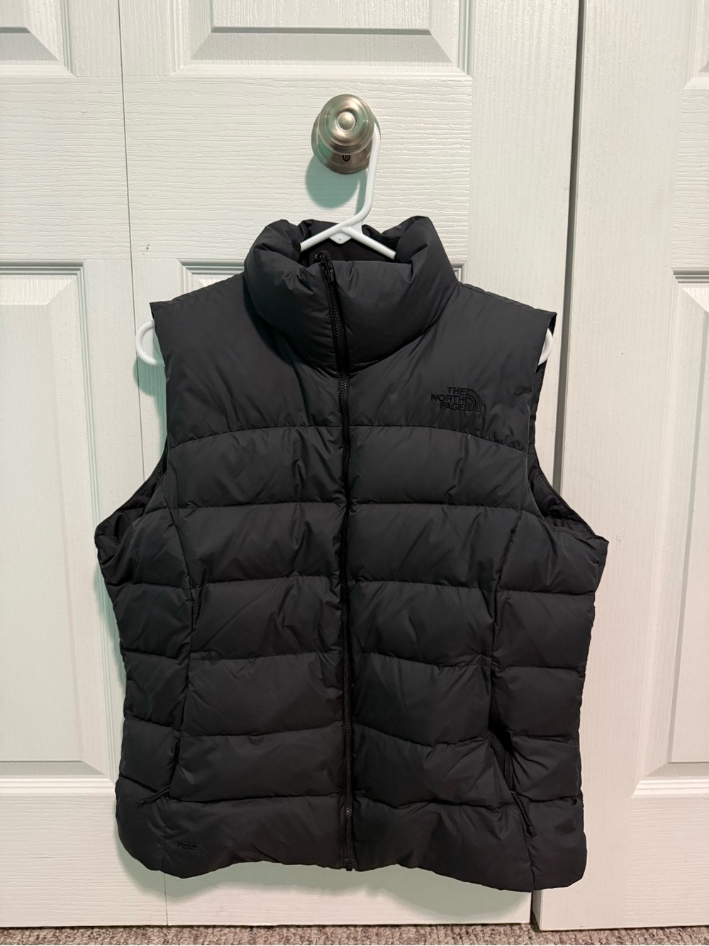 The North Face Black Puffer Vest – Women’s L